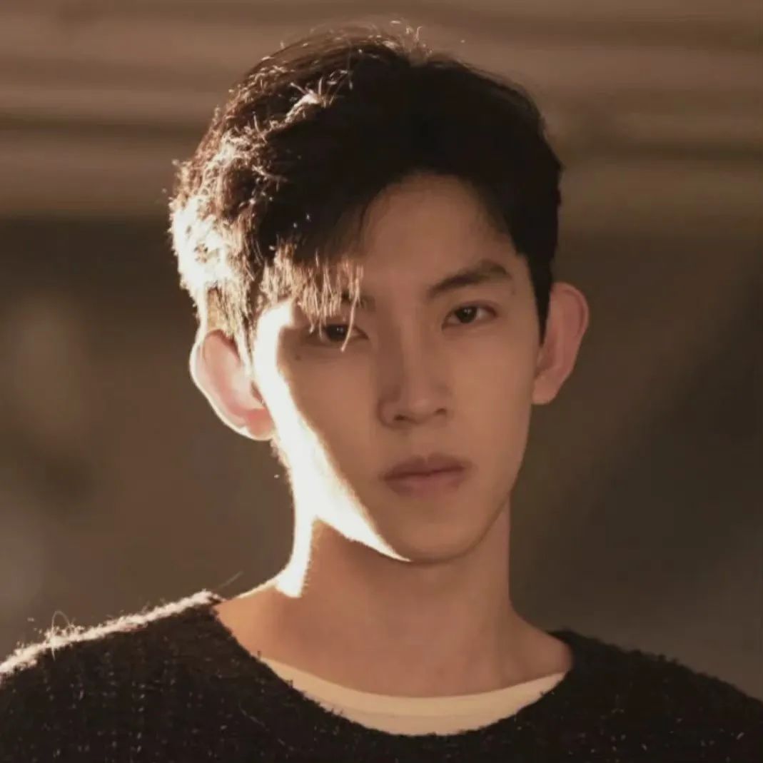 最新男生头像帅气冷酷霸气,最新男生头像背景一套