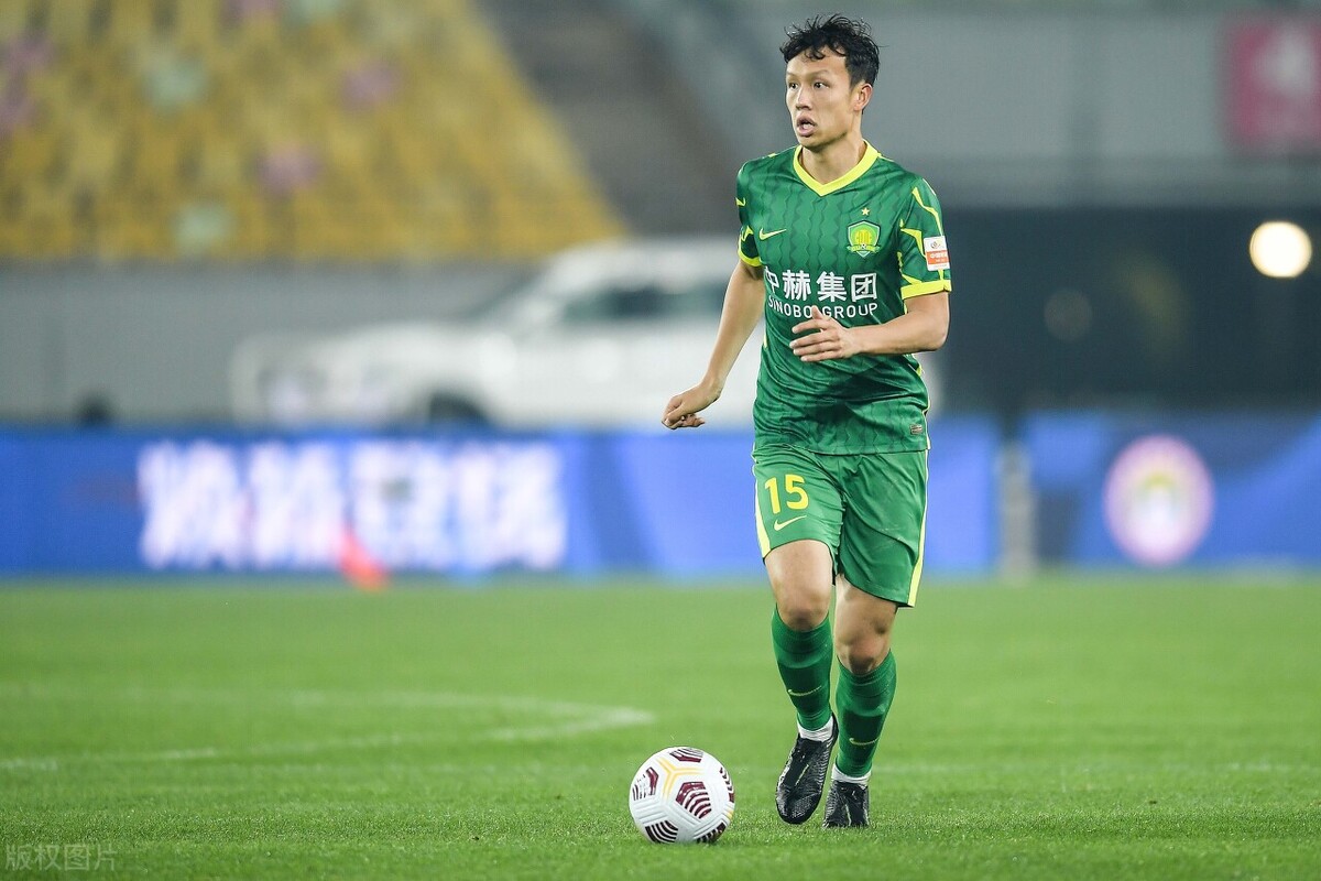 国安俱乐部新帅上任,国安新帅上后卫