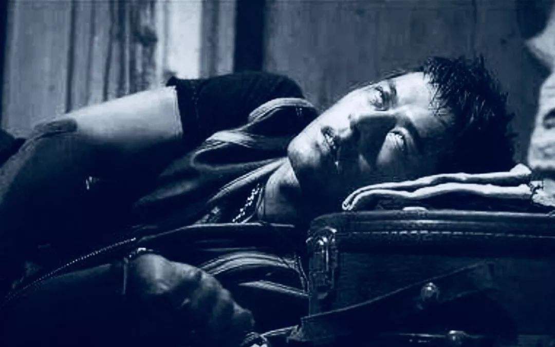 *品毒**合法还收税，政府公开“贩毒”，美国为什么要走这条不归路？