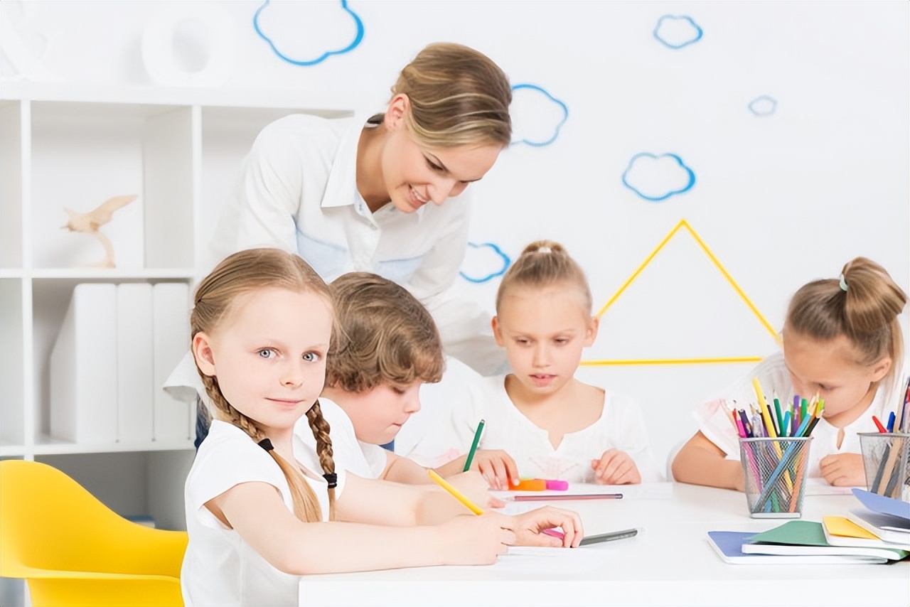 家庭教育课程如何高效与孩子沟通,家庭教育课如何帮助孩子与人合作