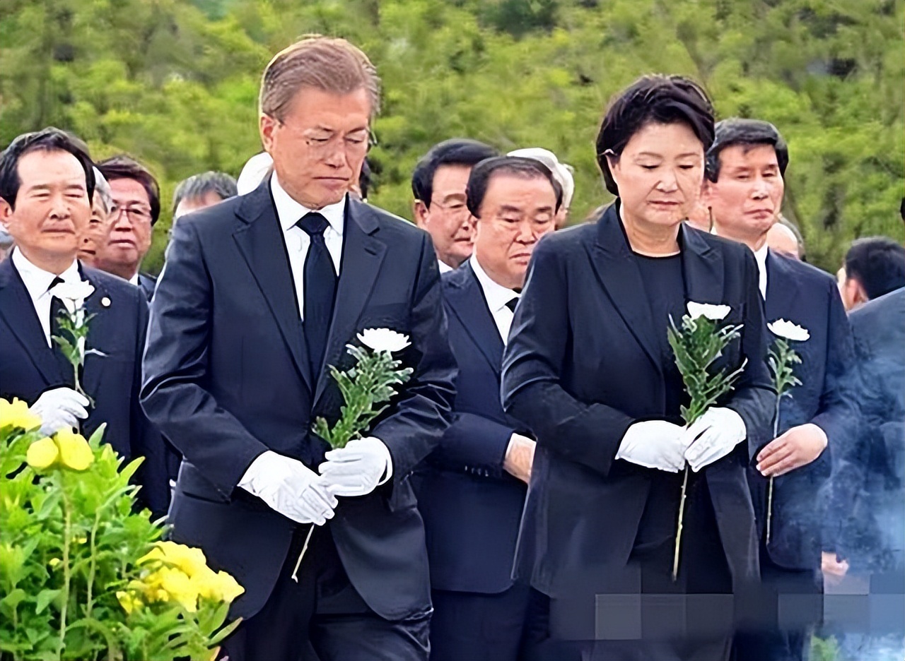 2009年韩国前总统卢武铉跳崖身亡后，儿子赴中国发展，女儿获刑