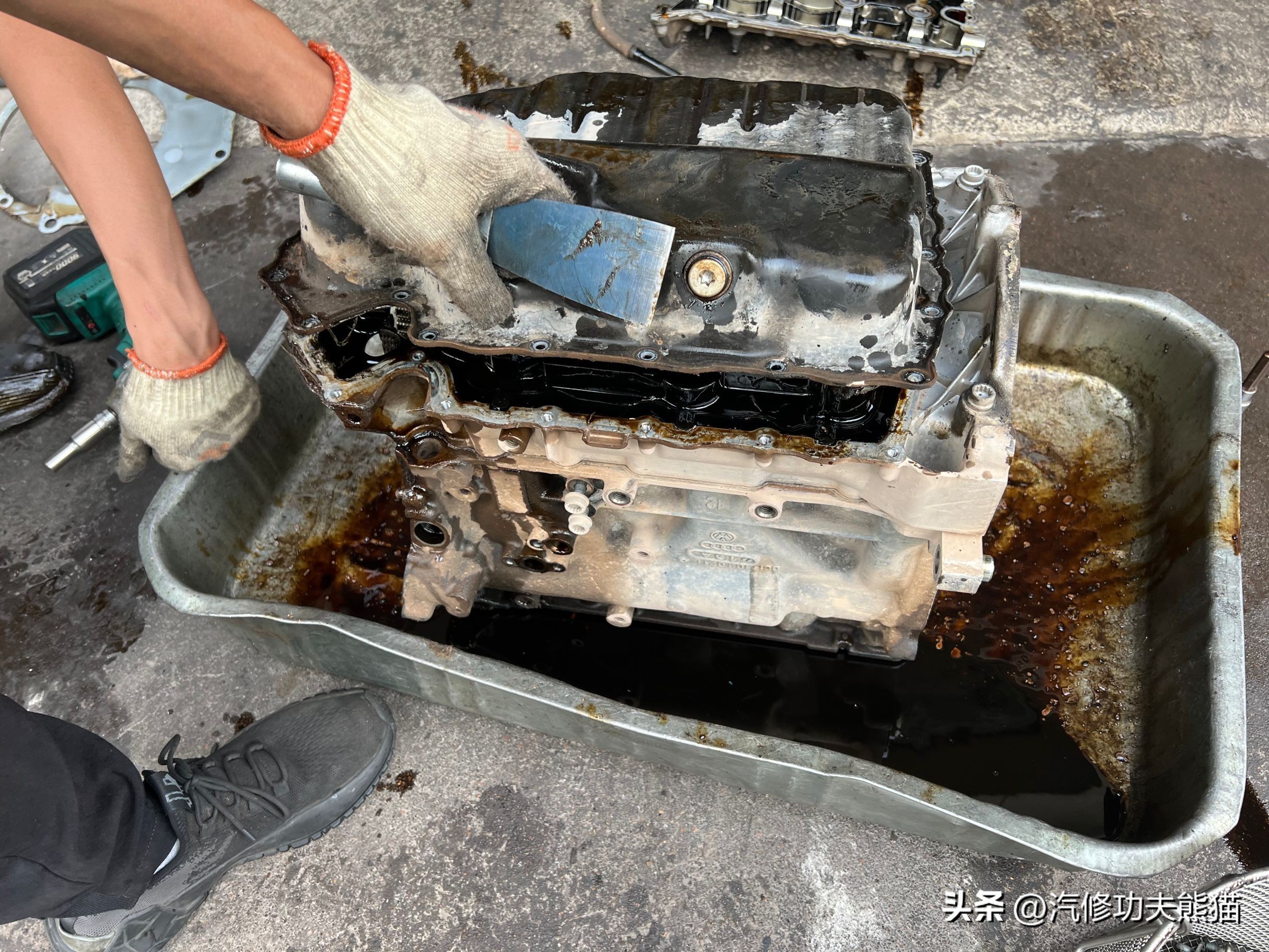 大众途观三百公里烧一升机油,途观3代发动机烧机油