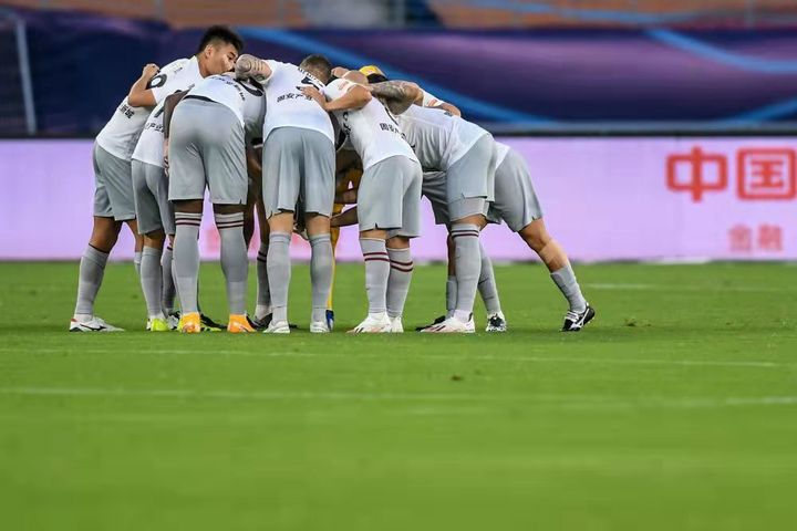 国足男足帅位,国足红黄之争