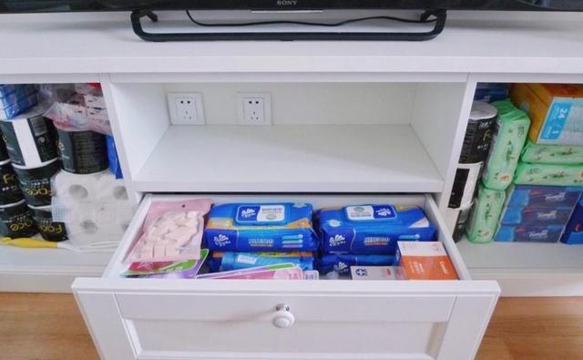 她拒绝断舍离，入住三年依旧把家收拾得井井有条，堪称教科书收纳