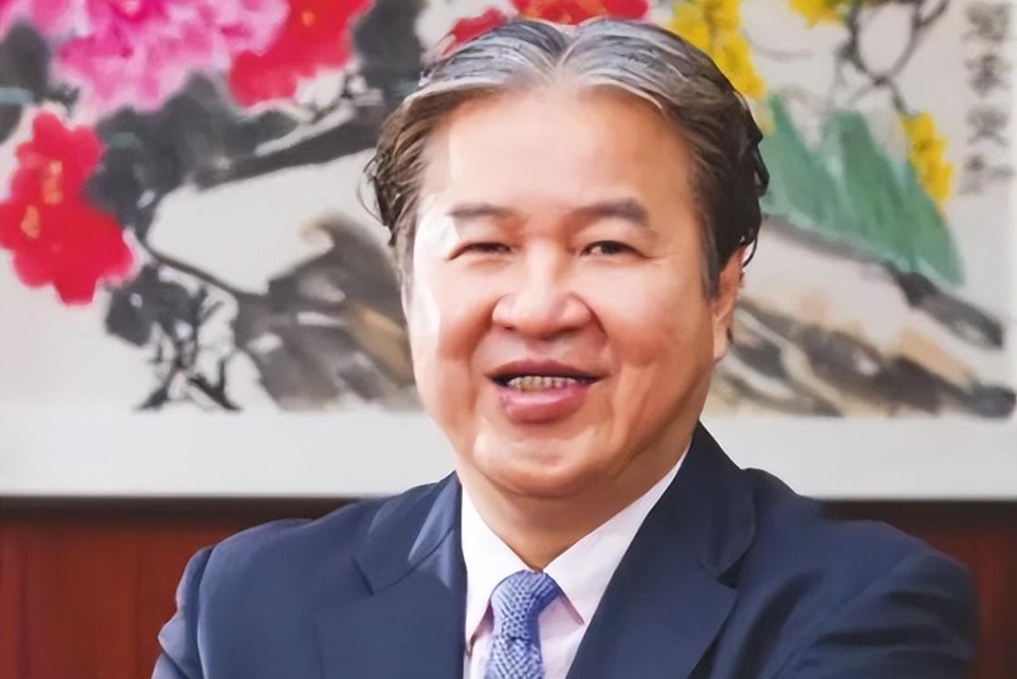 16岁打工妹25年后变成中国女首富,十年打工妹成为公认百亿女富豪