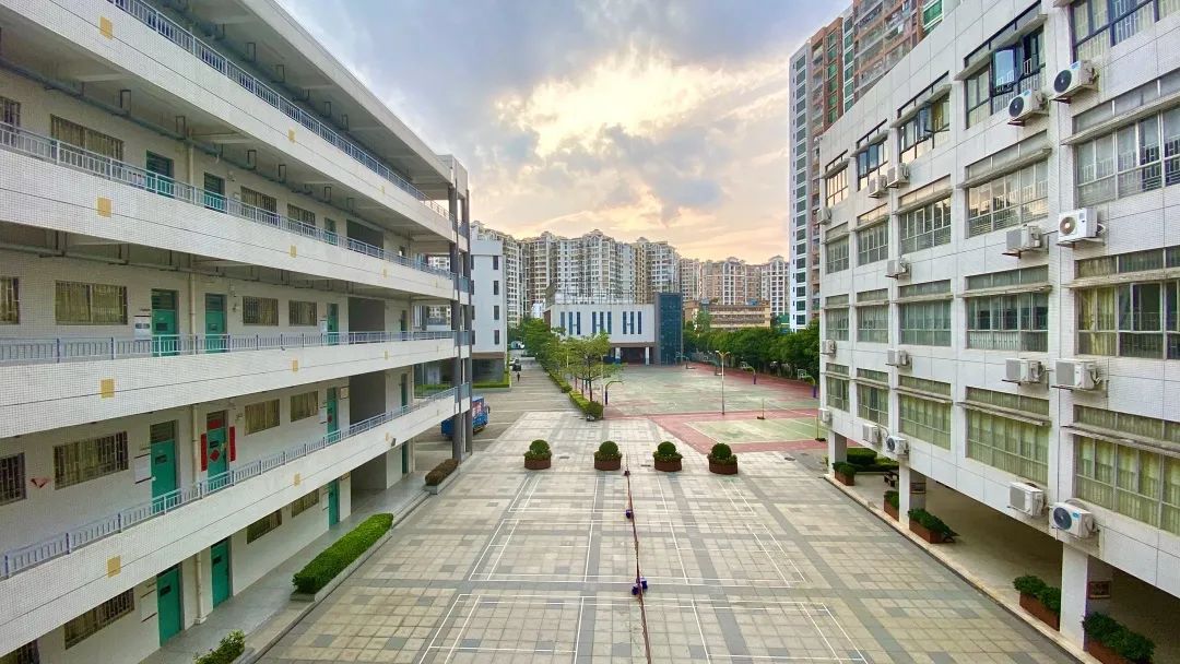 深圳龙岗区布吉高级中学,深圳布吉高级中学云端学习