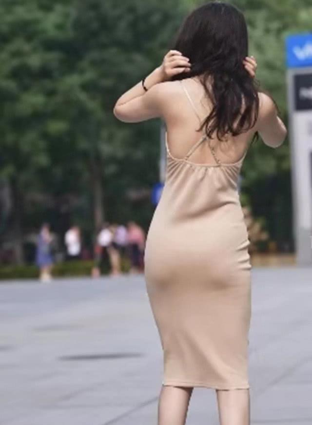 发现朋友的老婆“红杏出墙”，人在利己和利他之间的两种选择