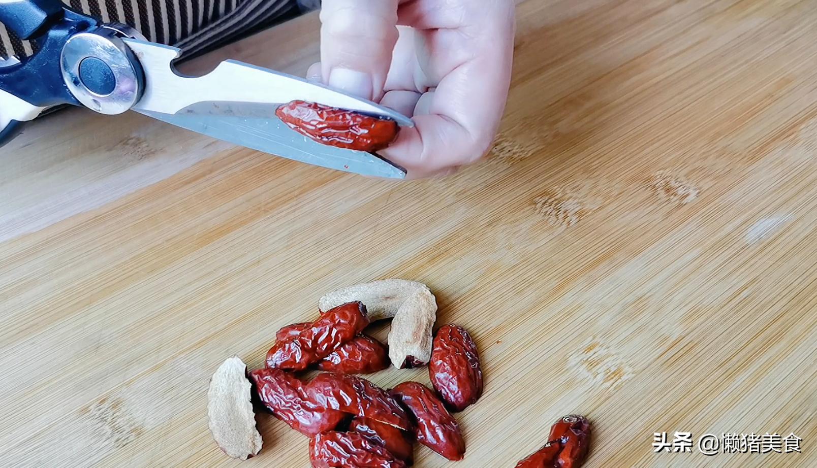 气色不好喝什么汤最有效,常喝5款养颜汤红润脸色喝出来