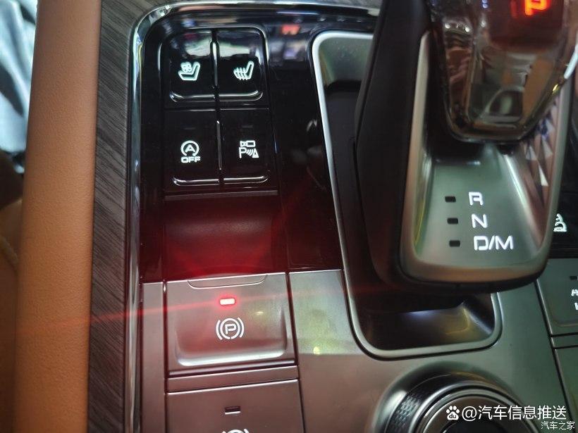 坦克500和丰田普拉多安全性对比,坦克500对比普拉多后备箱空间