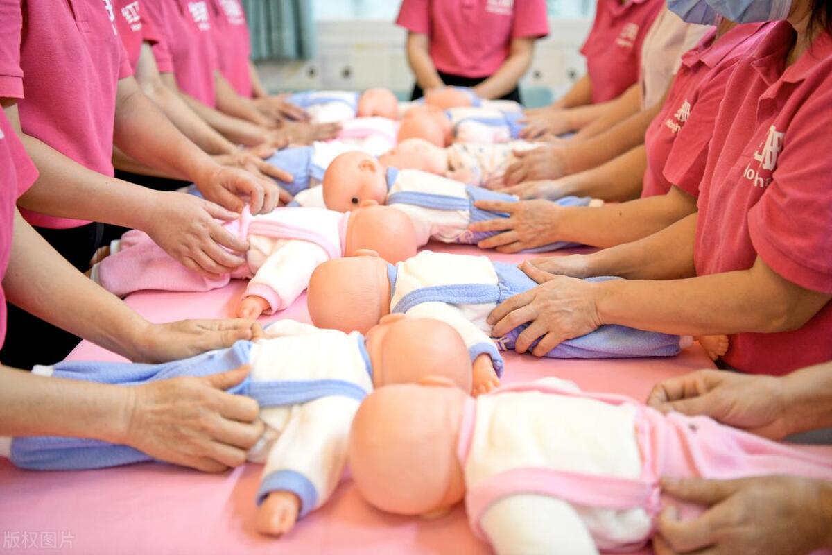 家政高级月嫂教程,家政月嫂如何学习