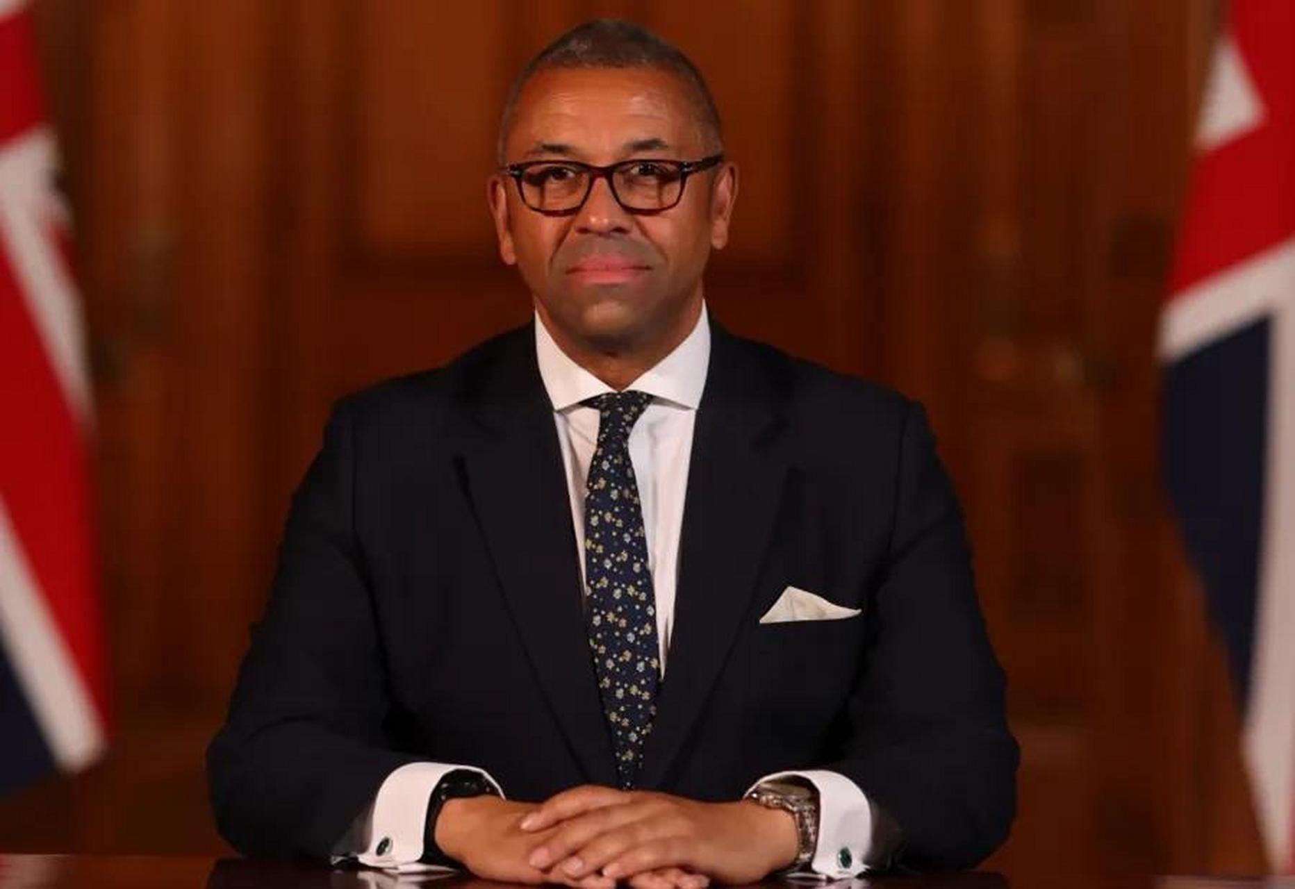 不到24小时，英国就*翻推**坚持“一中”承诺，“短命首相”准备窜台