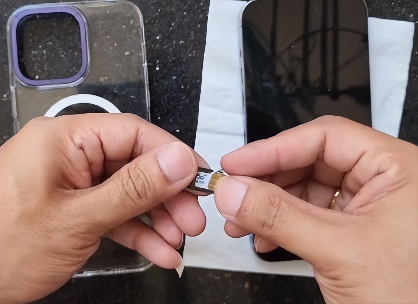 苹果14如何正确装手机卡,苹果14手机装卡怎么装的