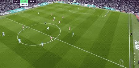 哈兰德给德布劳内喂饼,哈兰德吃德布劳内