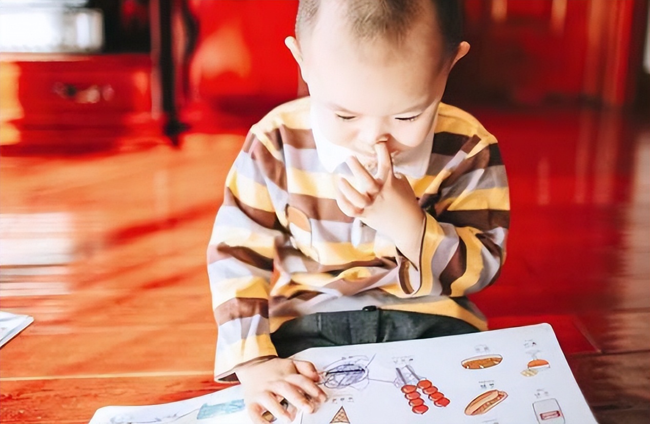 为什么孩子爱抠鼻屎，抠完就放嘴巴里？弄清楚背后心理动机再干预