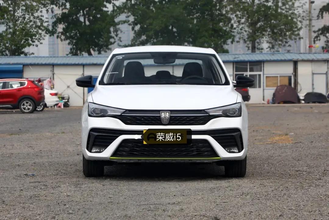 试驾新款荣威i5手动挡,荣威2022款i5试驾感受