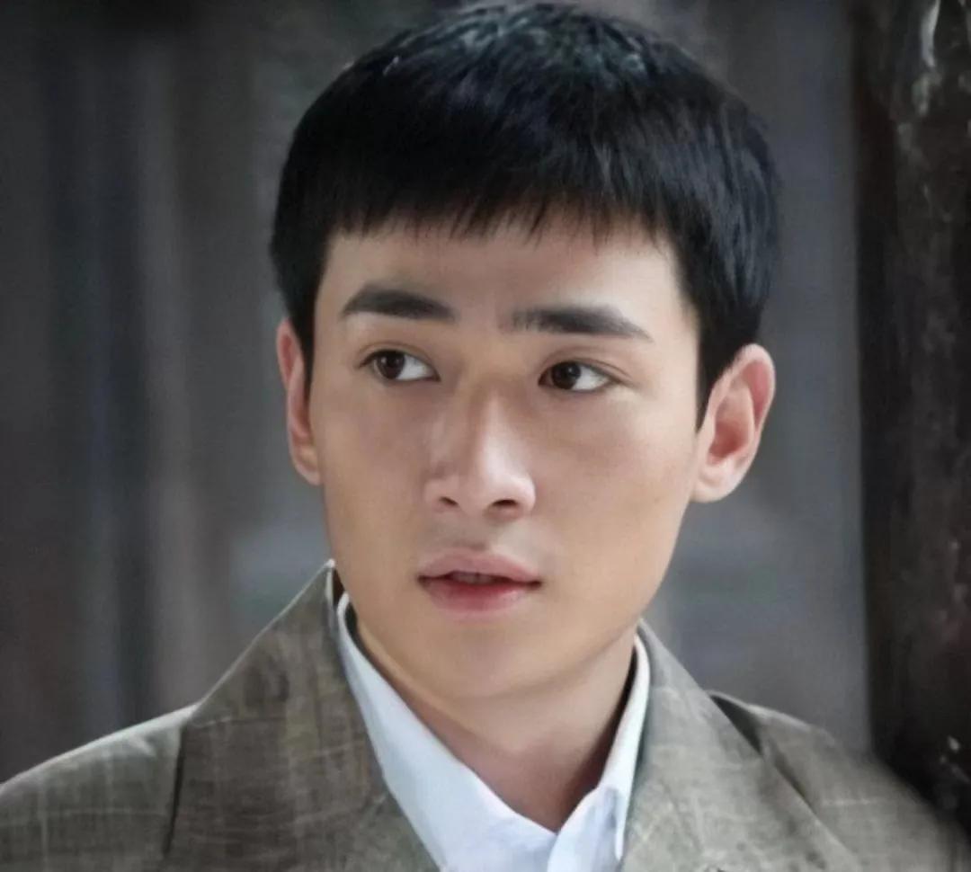 颜值令人发狂的四大男星,4位年轻时颜值逆天的男星
