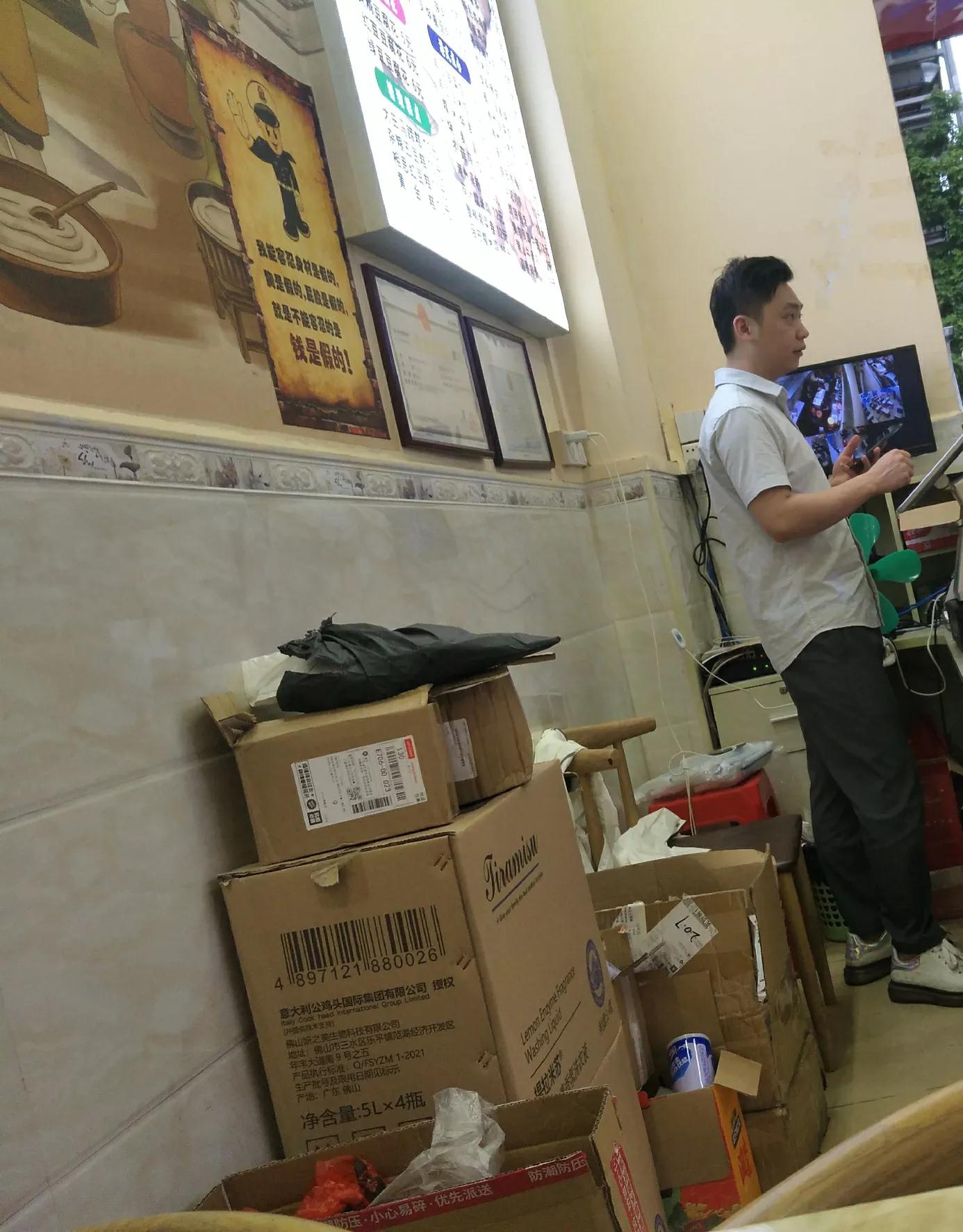 小聚深夜食堂,上海偶遇深夜食堂