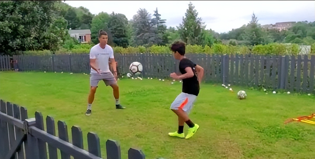 c罗12岁的视频,c罗12岁足球视频