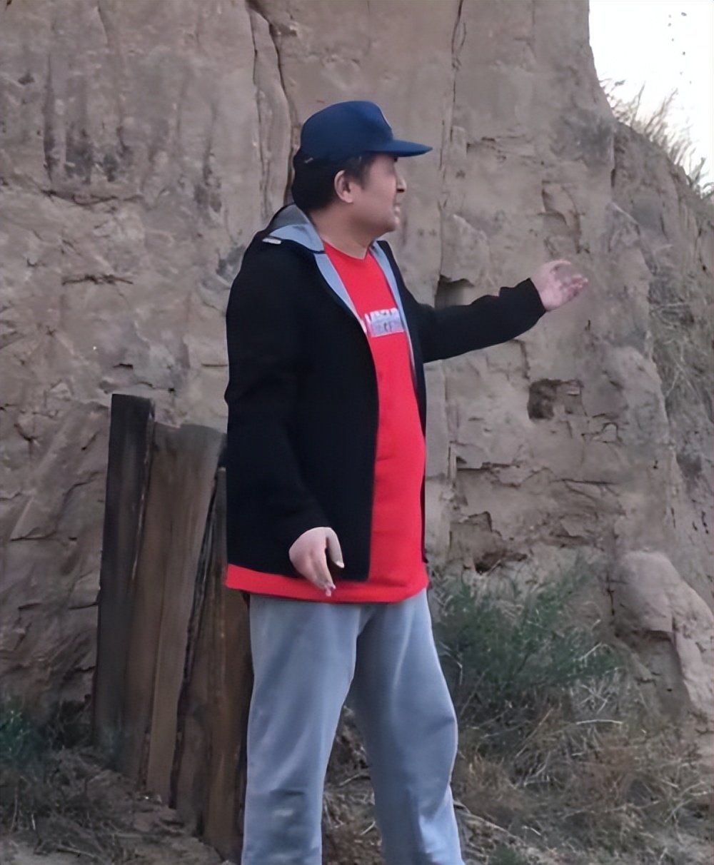 58岁毕福剑离开央视到哪了,离开央视毕福剑现在过得如何