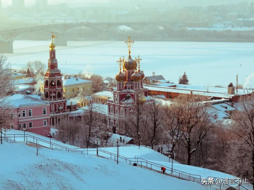 除了美貌，传奇为什么总发生在她身上？