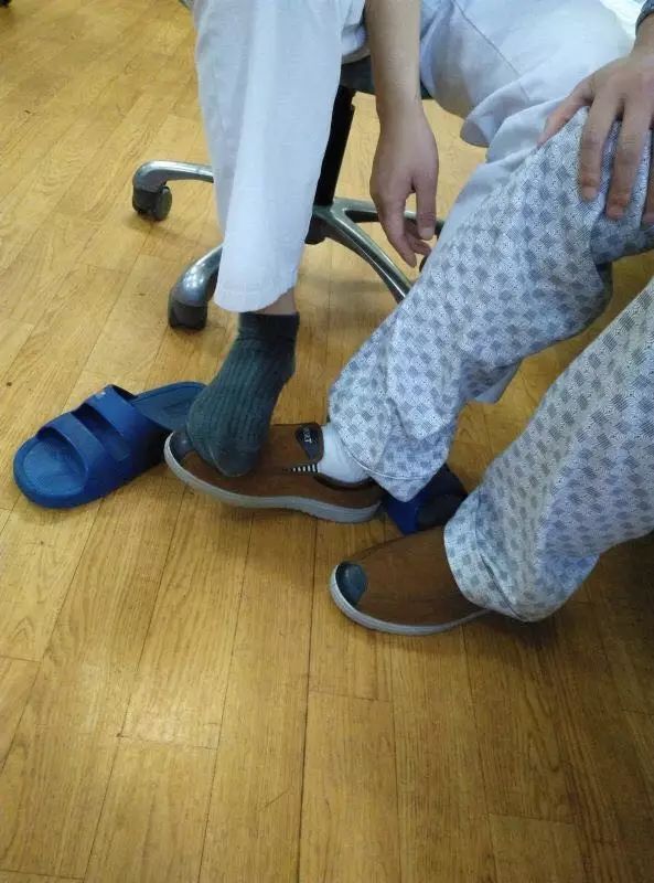 偏瘫后足内翻严重怎么康复锻炼,偏瘫患者足内翻康复训练视频