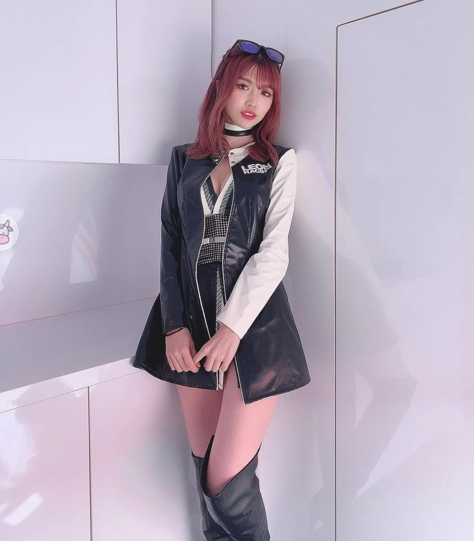 车模小姐姐一言难尽,日本车模气质迷人漂亮又大方