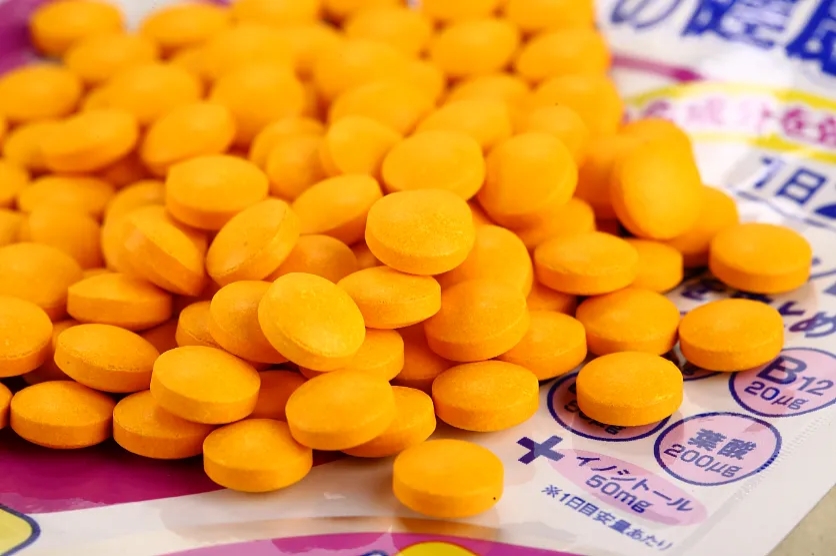 眼睛干涩、模糊，还有救吗？对眼睛好的4类营养素，早知早受益