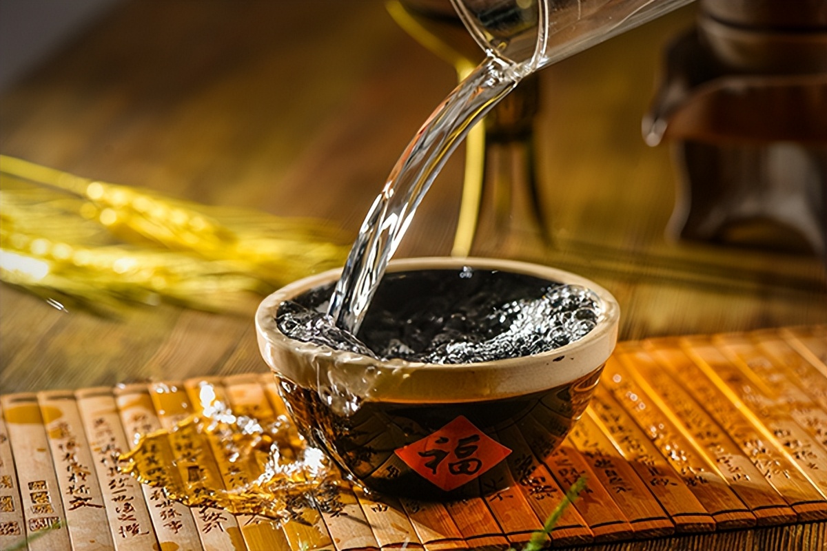 为什么喝大酒会脑出血,为什么喝酒会引起脑血栓