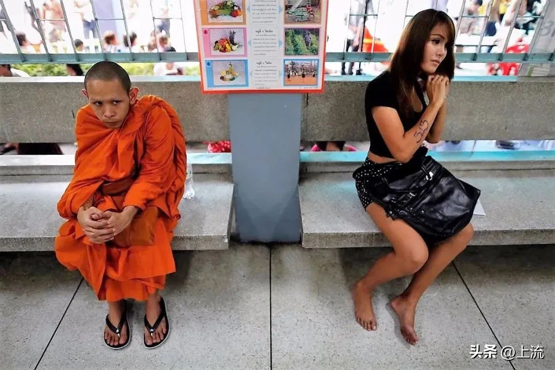 泰国抽签征兵现场,抓马程度堪比《甄嬛传》