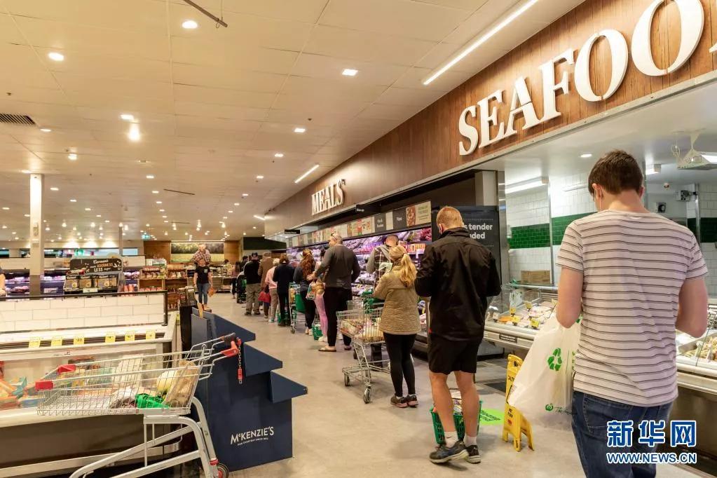 在不同国家和地区,用一百块钱可以买到多少东西?