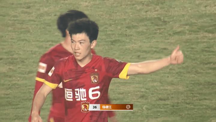 奶奶都能进的球gif,奶奶球场投球百发百中