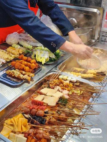 天津万新村天山夜市，这下彻底被刷屏了！