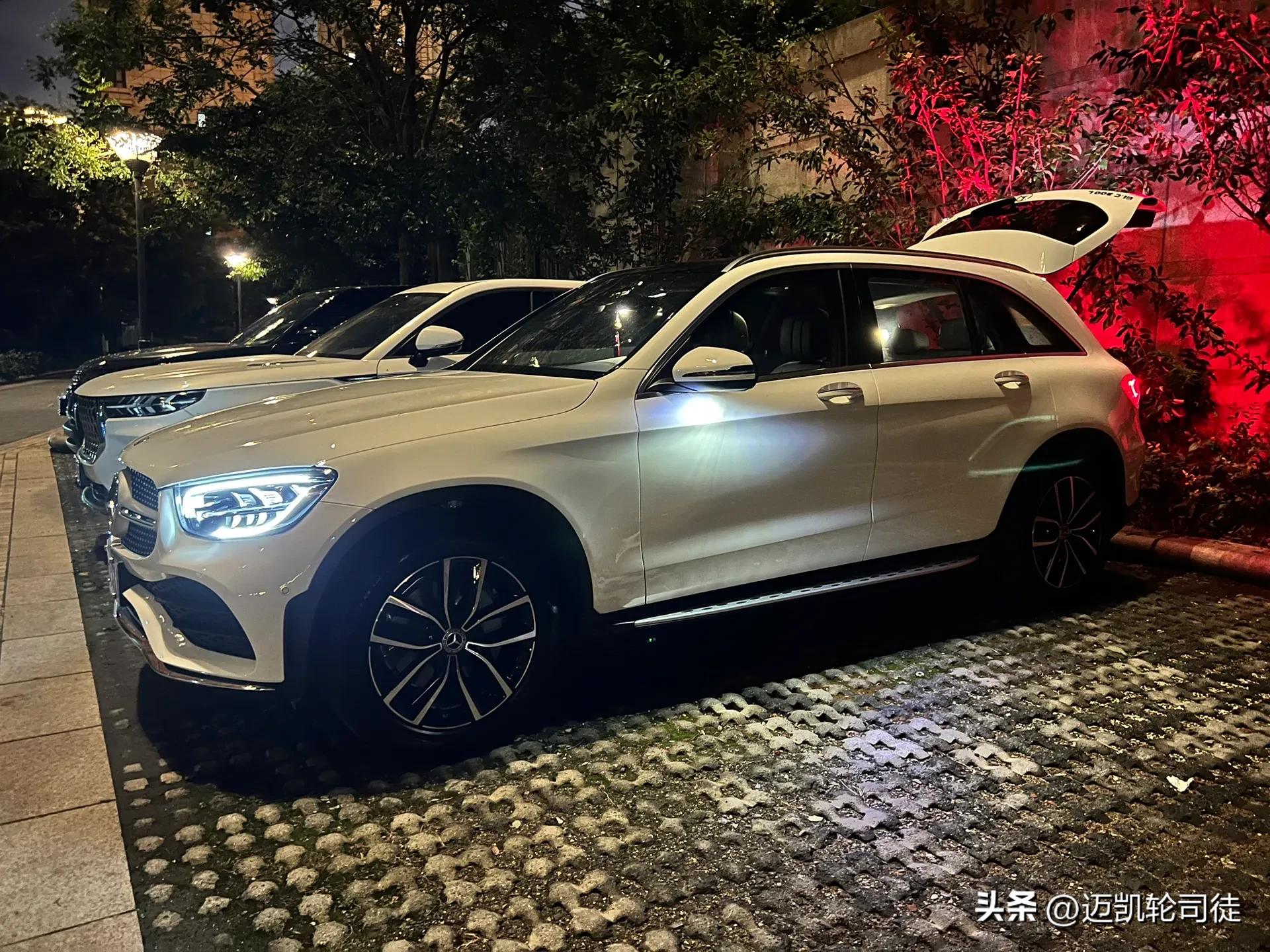 奔驰glc300coupe,宝马x3和奔驰glc300哪个好