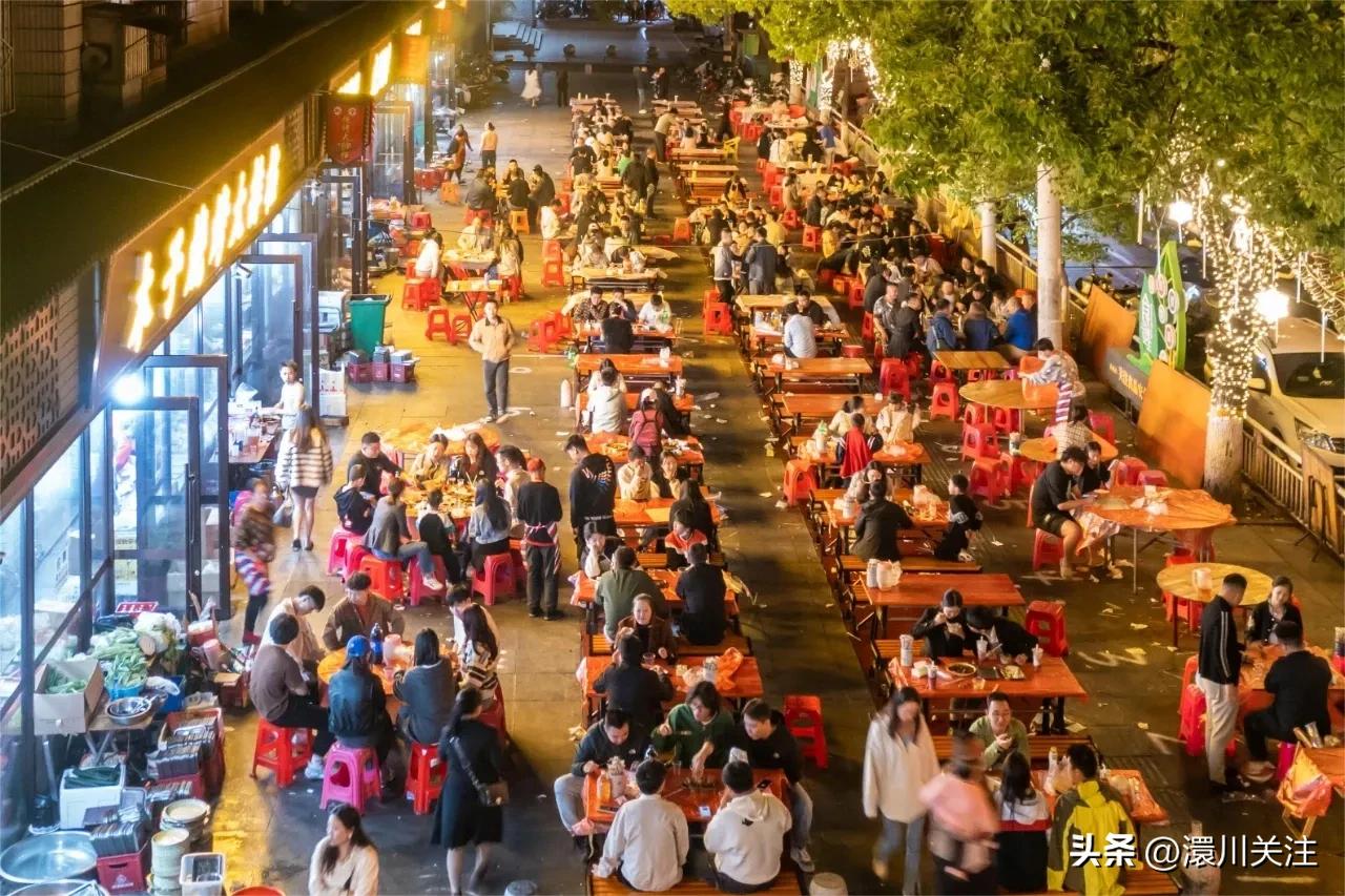 孝感一条烧烤街年营收过亿