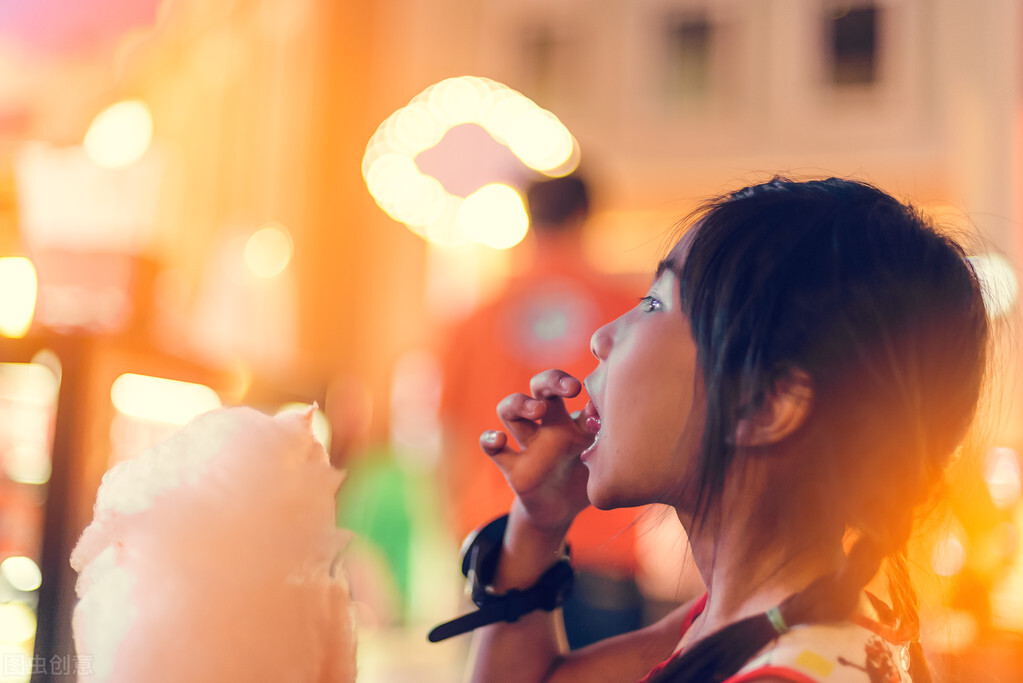 开小夜灯睡觉对孩子会造成散光吗,开小夜灯睡会影响孩子生长发育吗