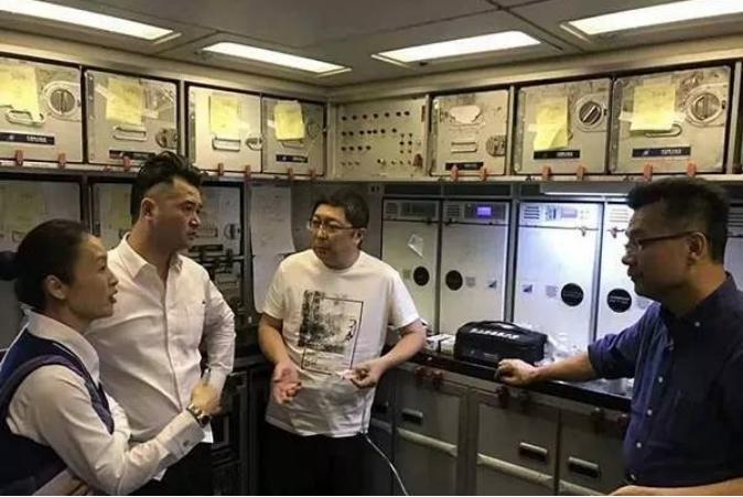 飞机上吸尿救病人,飞机上吸尿救人医者仁心令人动容