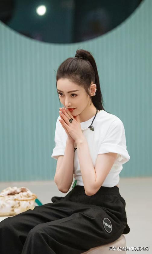 成人扎发显脸小简单款好看,告别披头散发扎发其实最时髦减龄