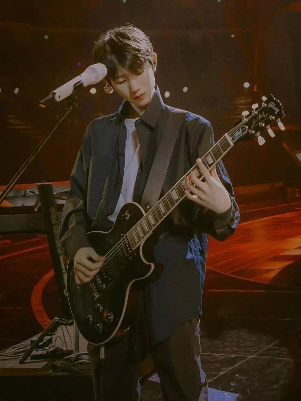 王源图片手机壁纸手控,王源壁纸女生专用高清