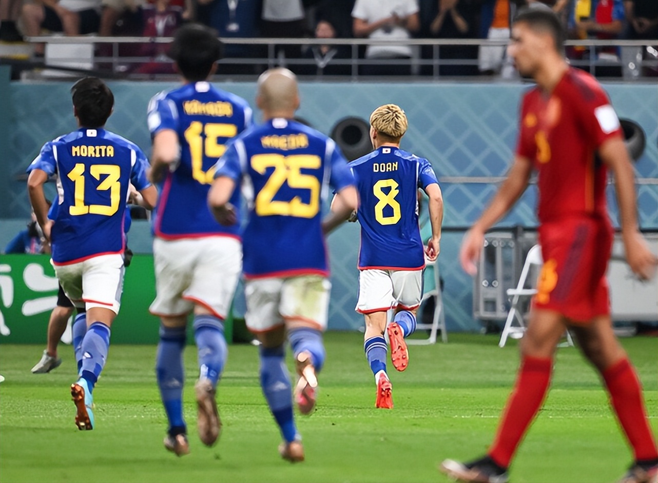 神剧情！2-1！森保一神了，日本队绝境逆袭创造奇迹，掀翻西班牙