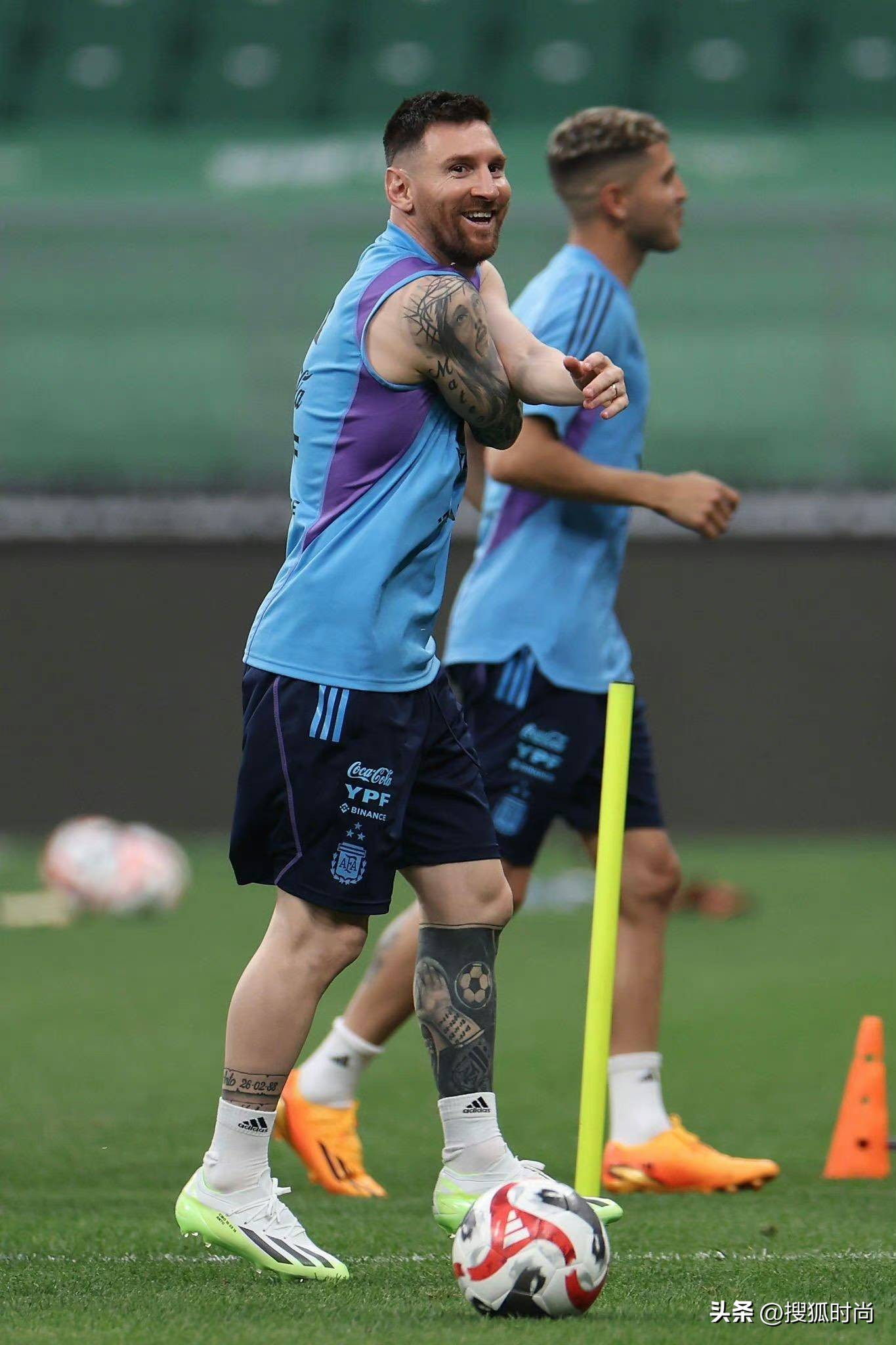 梅西来北京穿搭,梅西来北京带的什么表