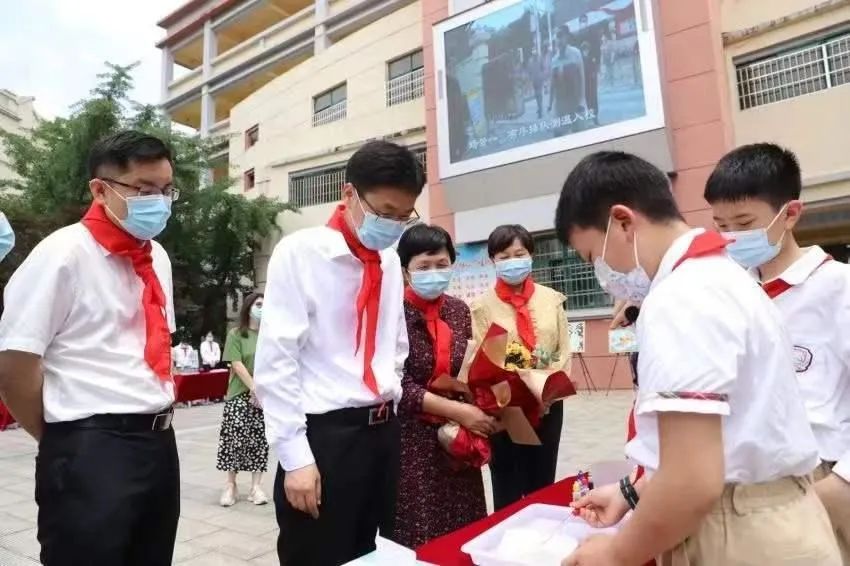 区领导开展六一走访慰问,红谷滩领导走访