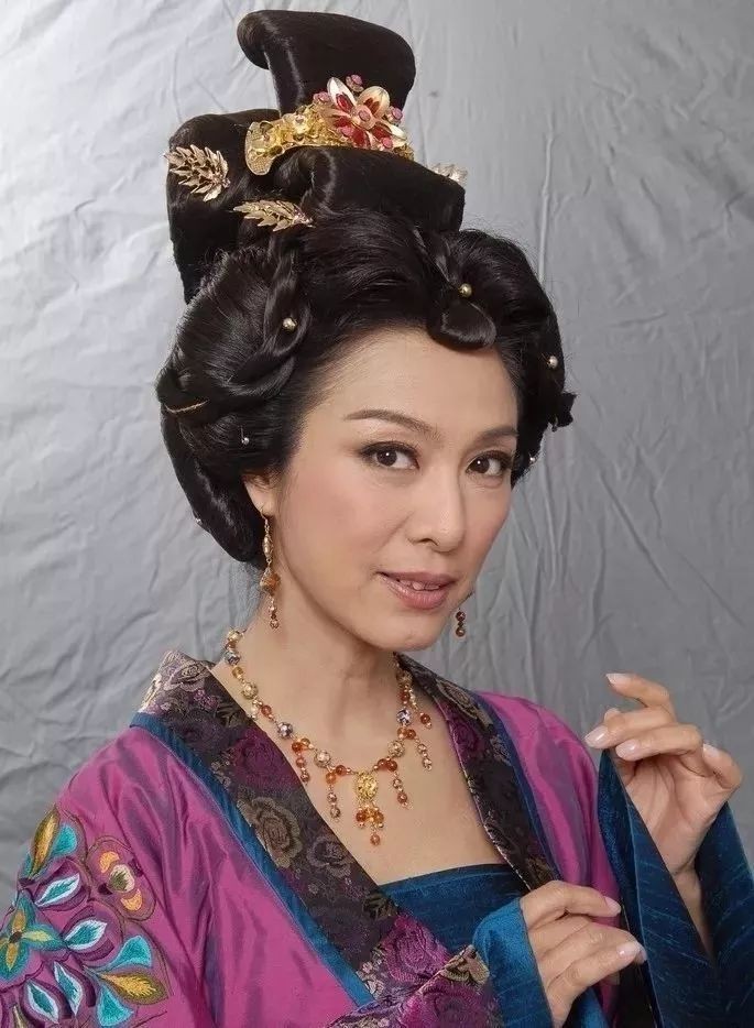 6位绝美女星个个伉俪情深：有为去世4年丈夫生女，有余生不再嫁