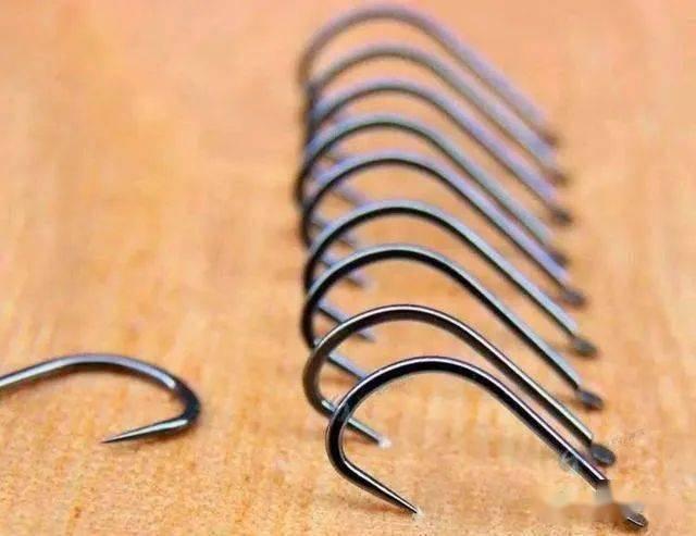 为什么有无倒刺鱼钩,野钓鱼钩用有倒刺还是无倒刺的