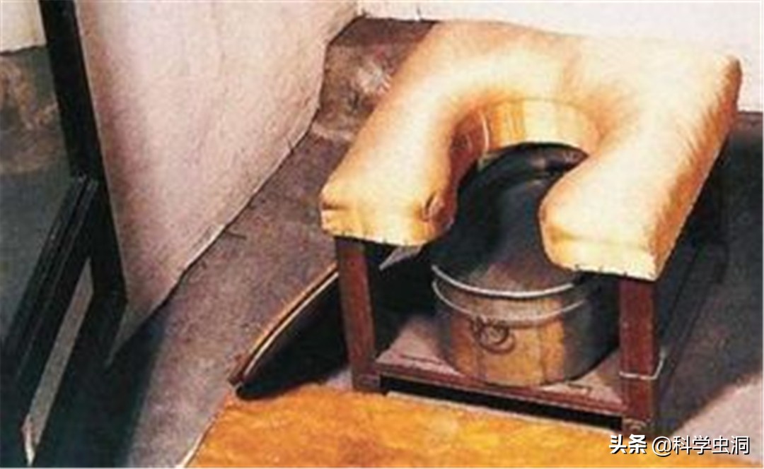 为什么国外马桶圈都有缺口,为什么美国的马桶有个缺口