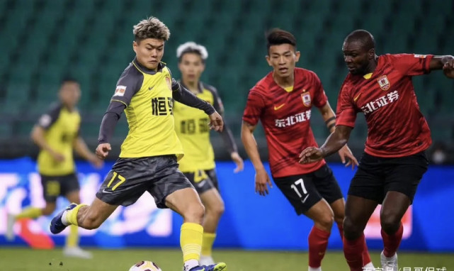 恒大韦世豪没上场吗,韦世豪软脚虾