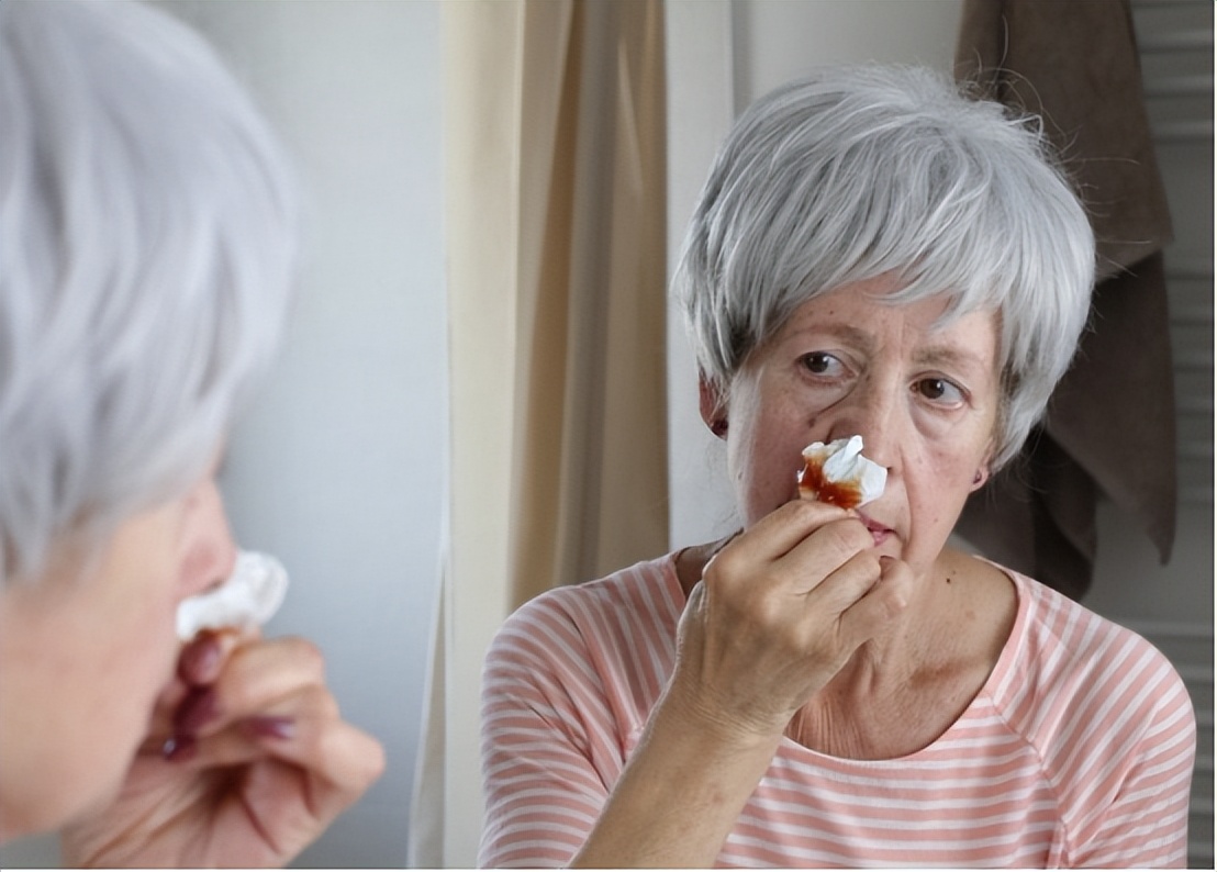 为什么人老了后容易出现老人味,人老为什么有老年味