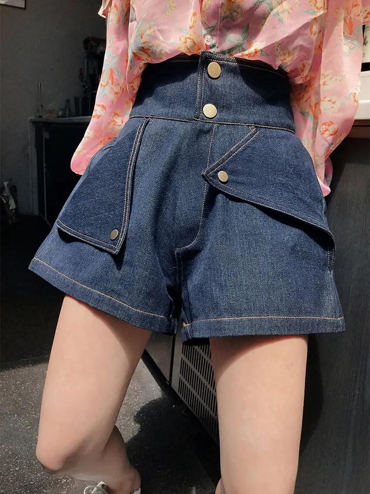 流行牛仔短裤,不如试试今年很火的牛仔短裤