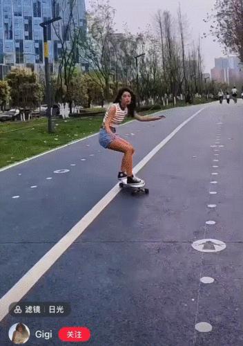 极限滑板车女滑手,滑板女孩街头极限运动