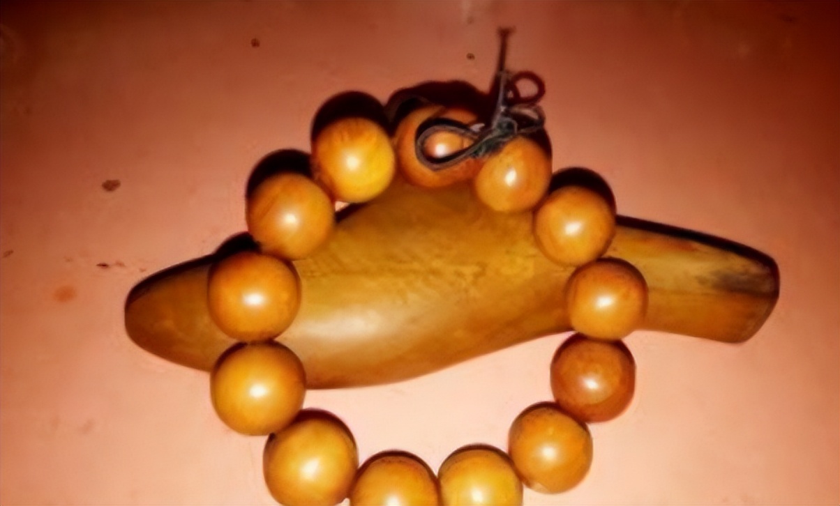 中国游客去越南旅游，看见一商品想买，小贩：这个商品不卖中国人