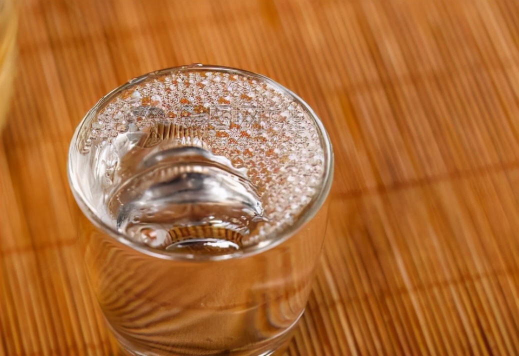 1573国窖杂质,国窖1573酒为啥都瓶不满